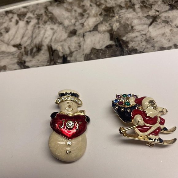 Lot Of 2 Gold Tone Christmas Holiday Brooch Pins Enamel Santa On Sleigh /Snowman - Picture 8 of 11